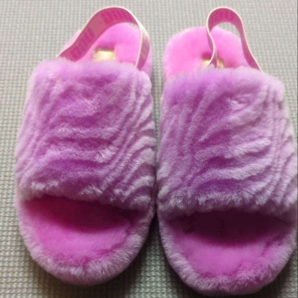 UGG  Fluff Yeah